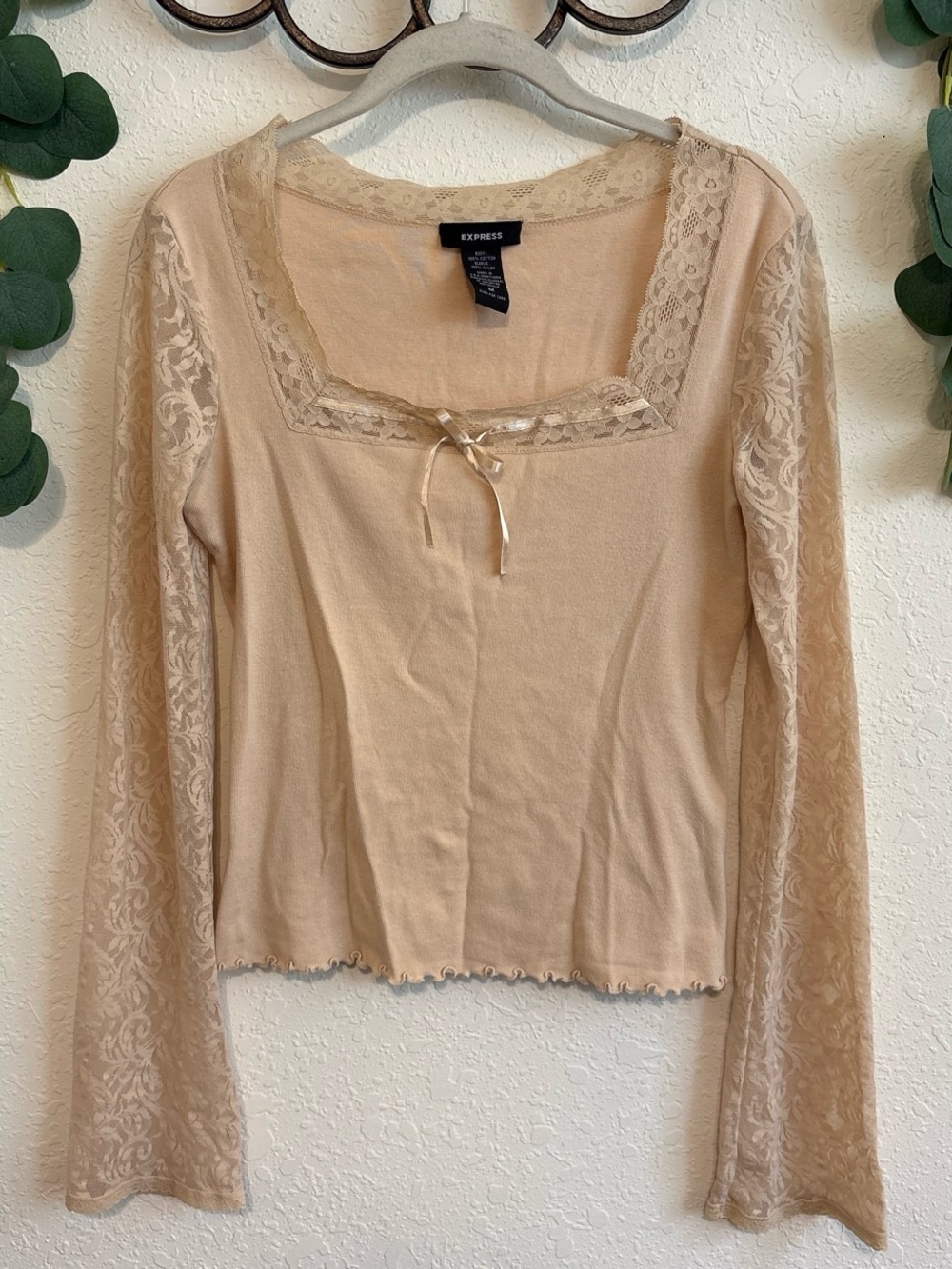 Vintage 90s/Y2K Cream Lace Sheer Flare-Sleeved Fairy Top💕 - Picture 2 of 5